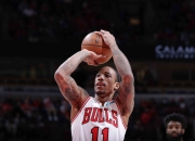 米兰体育入口-马刺擒灭老鹰，德罗赞砍下26分