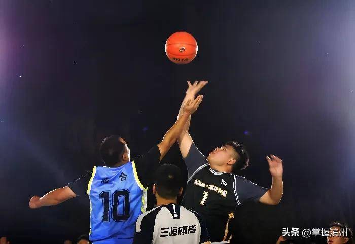 激烈对决引爆激情，球迷热血沸腾