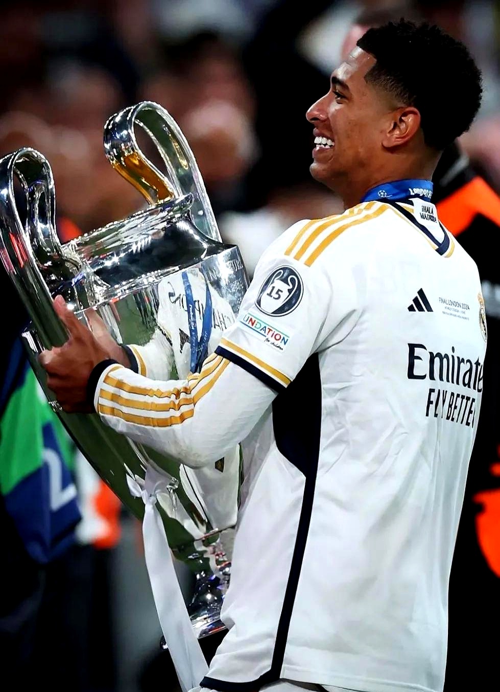 皇马中场实力强悍，球迷期待他的下一个精彩表现