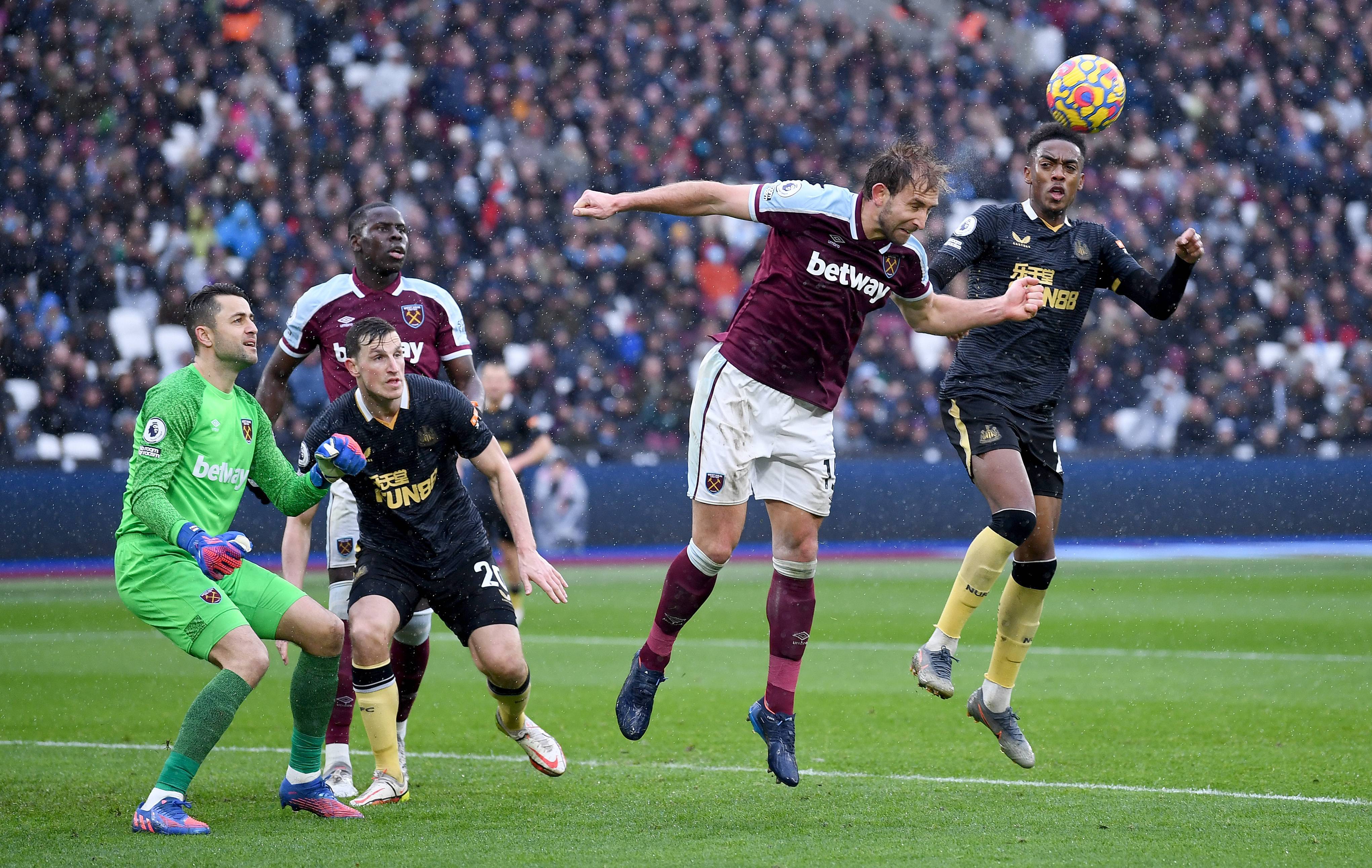 曼城客场对阵西汉姆,追赶领头羊 曼城客场对阵西汉姆,追赶领头羊