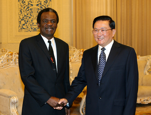 包含特立尼达和多巴哥选手夺得跳水项目奖牌的词条