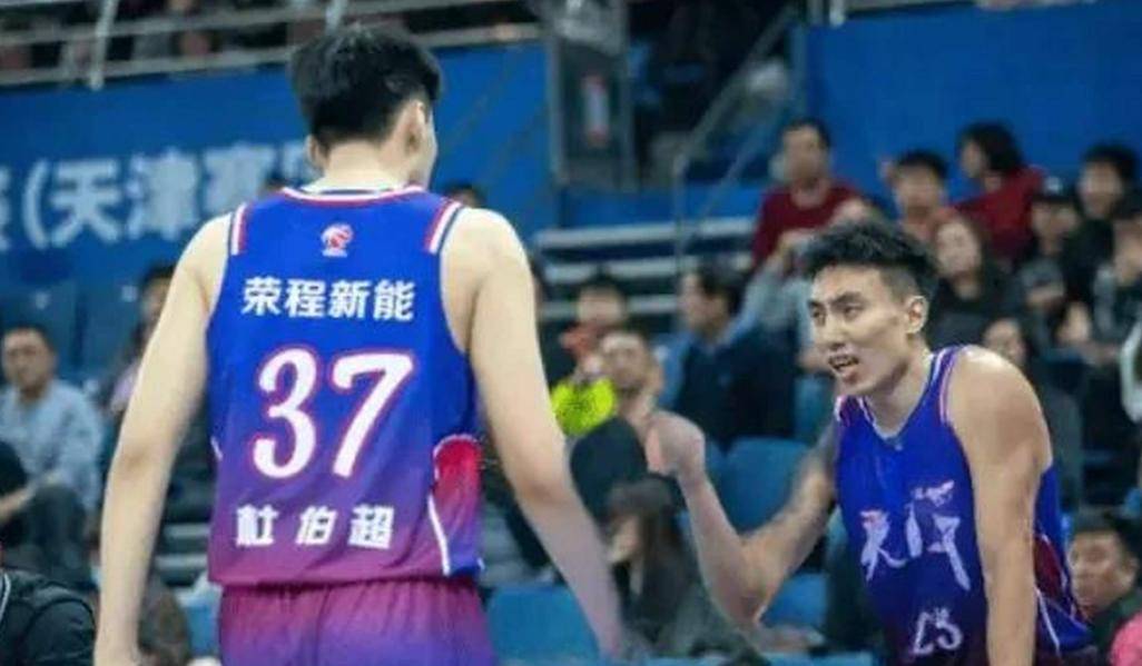 重磅签约一支顶级球队引进新球员 重磅签约一支顶级球队引进新球员