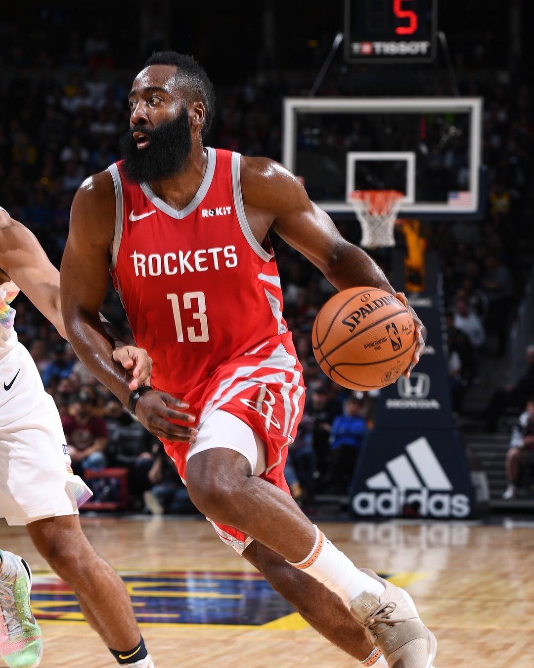 火箭逆转太阳，继续保持胜场