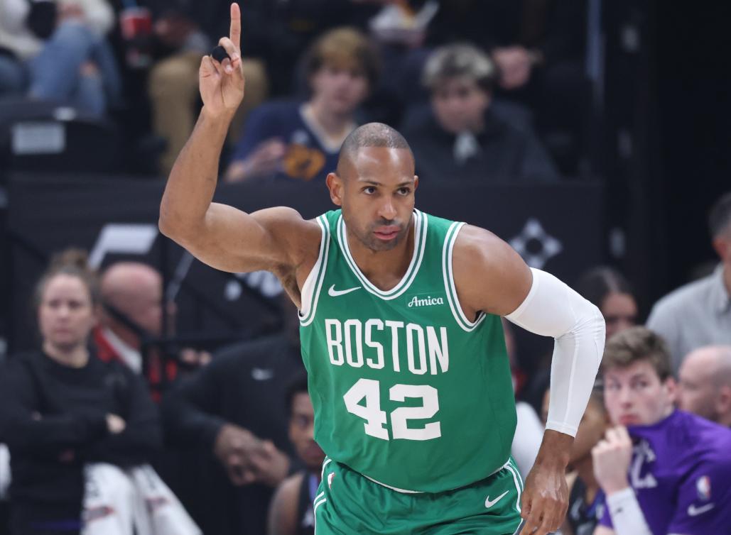 独行侠击败凯尔特人，霍福德爆发刷新职业高分