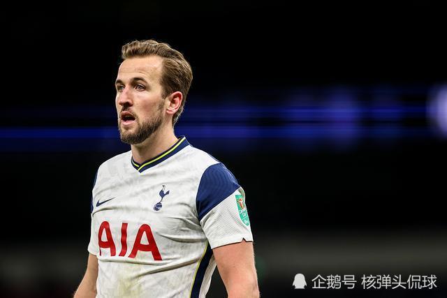 包含尼斯官方宣布签下AC米兰前锋杰拉德-德乌洛费乌的词条