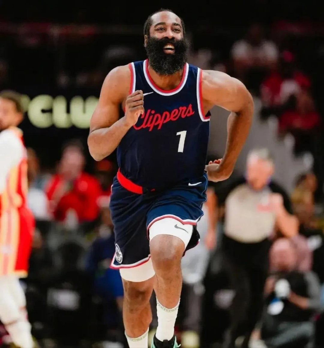 火箭险胜快船,保住胜利 火箭险胜快船,保住胜利