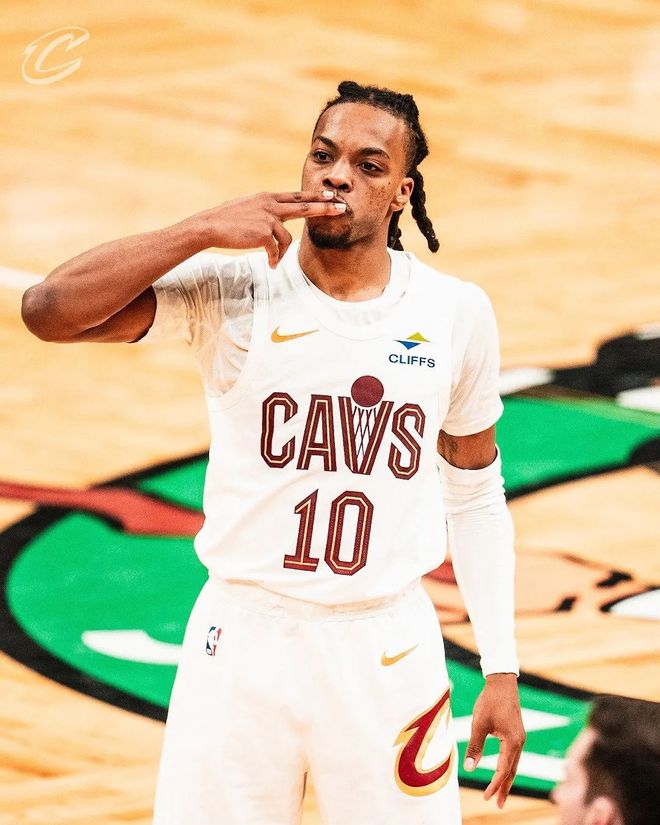 关于篮网大胜骑士取得三连胜的信息 关于篮网大胜骑士取得三连胜的信息